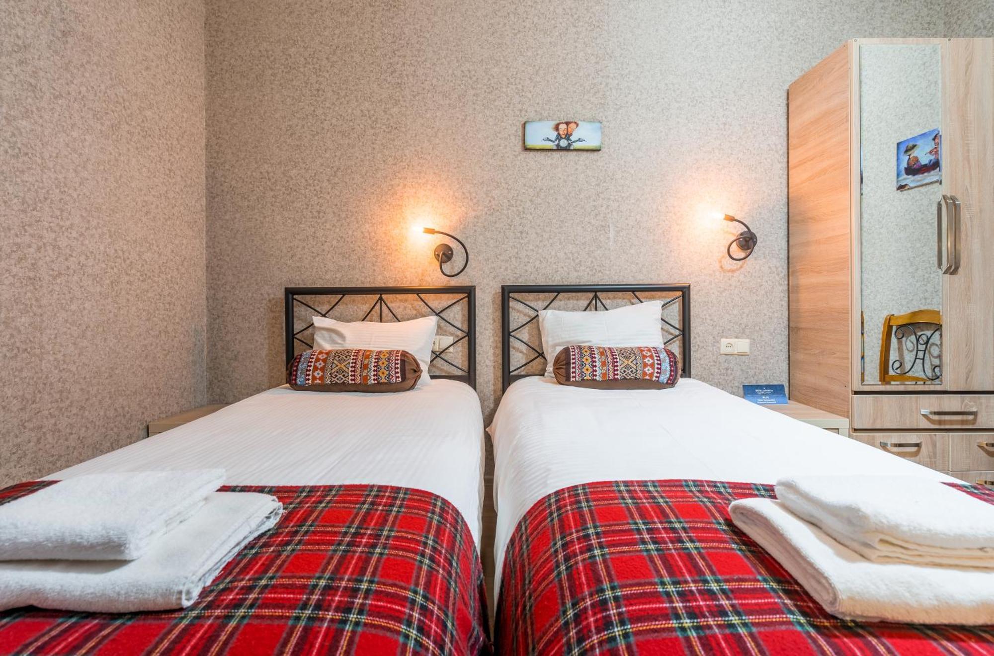 Green Inn Hotel Tbiliszi Kültér fotó