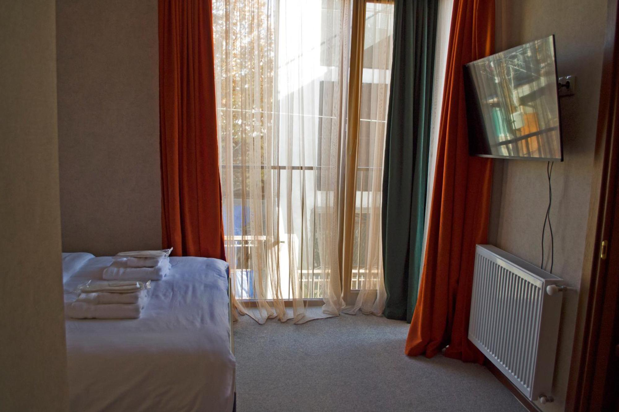 Green Inn Hotel Tbiliszi Kültér fotó