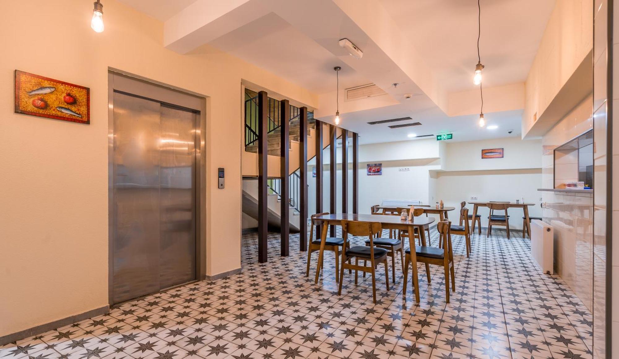 Green Inn Hotel Tbiliszi Kültér fotó