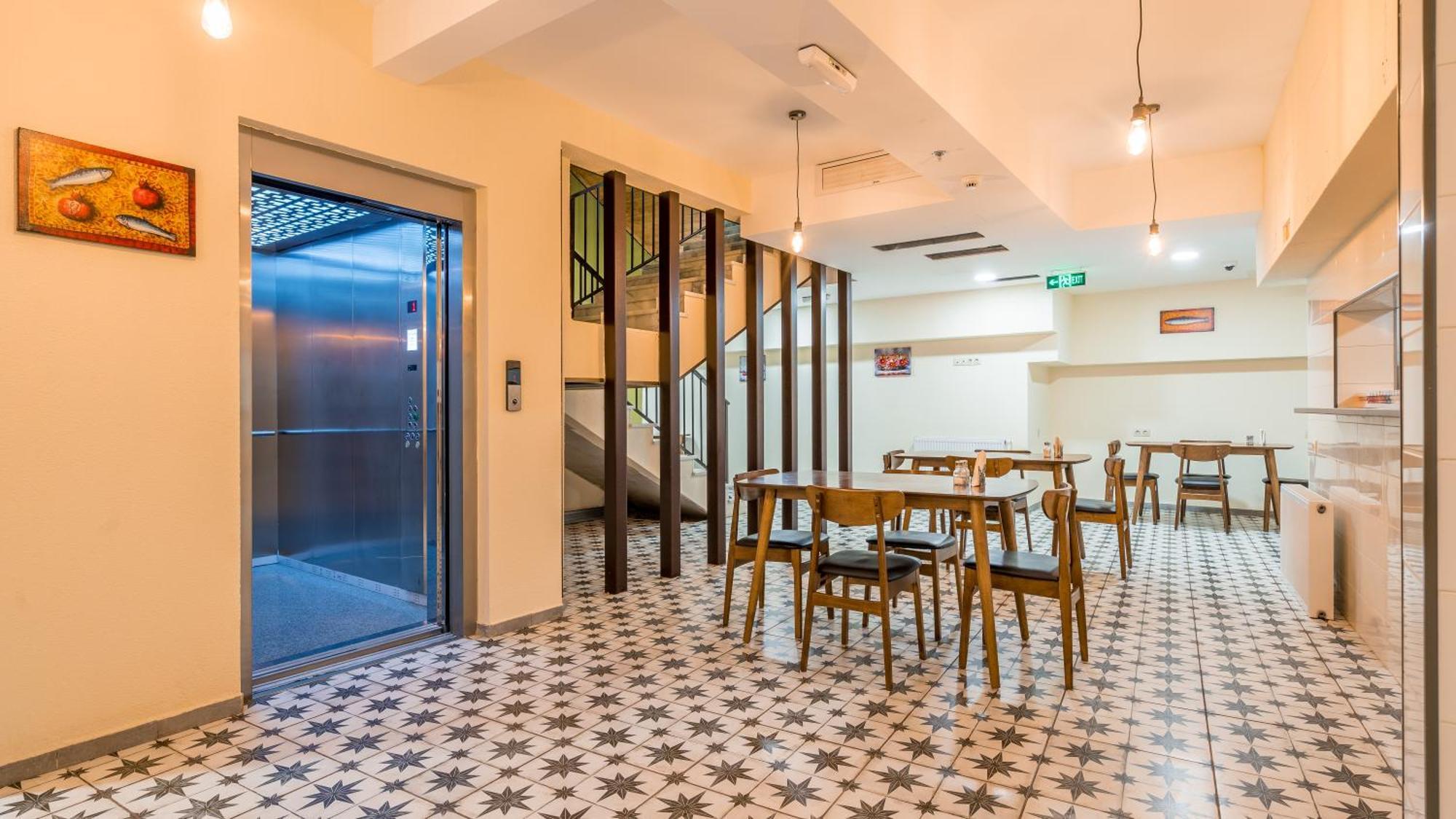 Green Inn Hotel Tbiliszi Kültér fotó