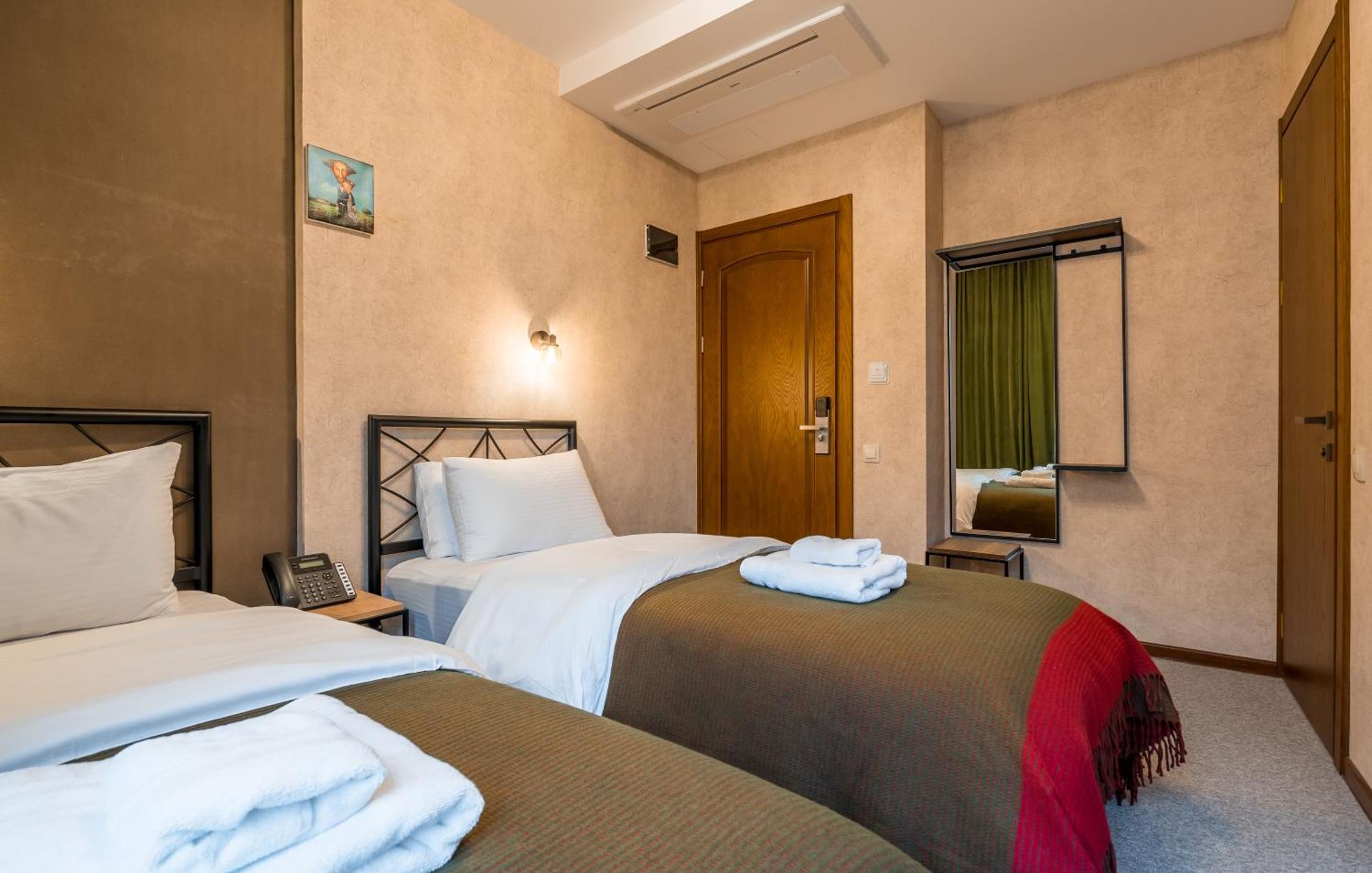 Green Inn Hotel Tbiliszi Kültér fotó