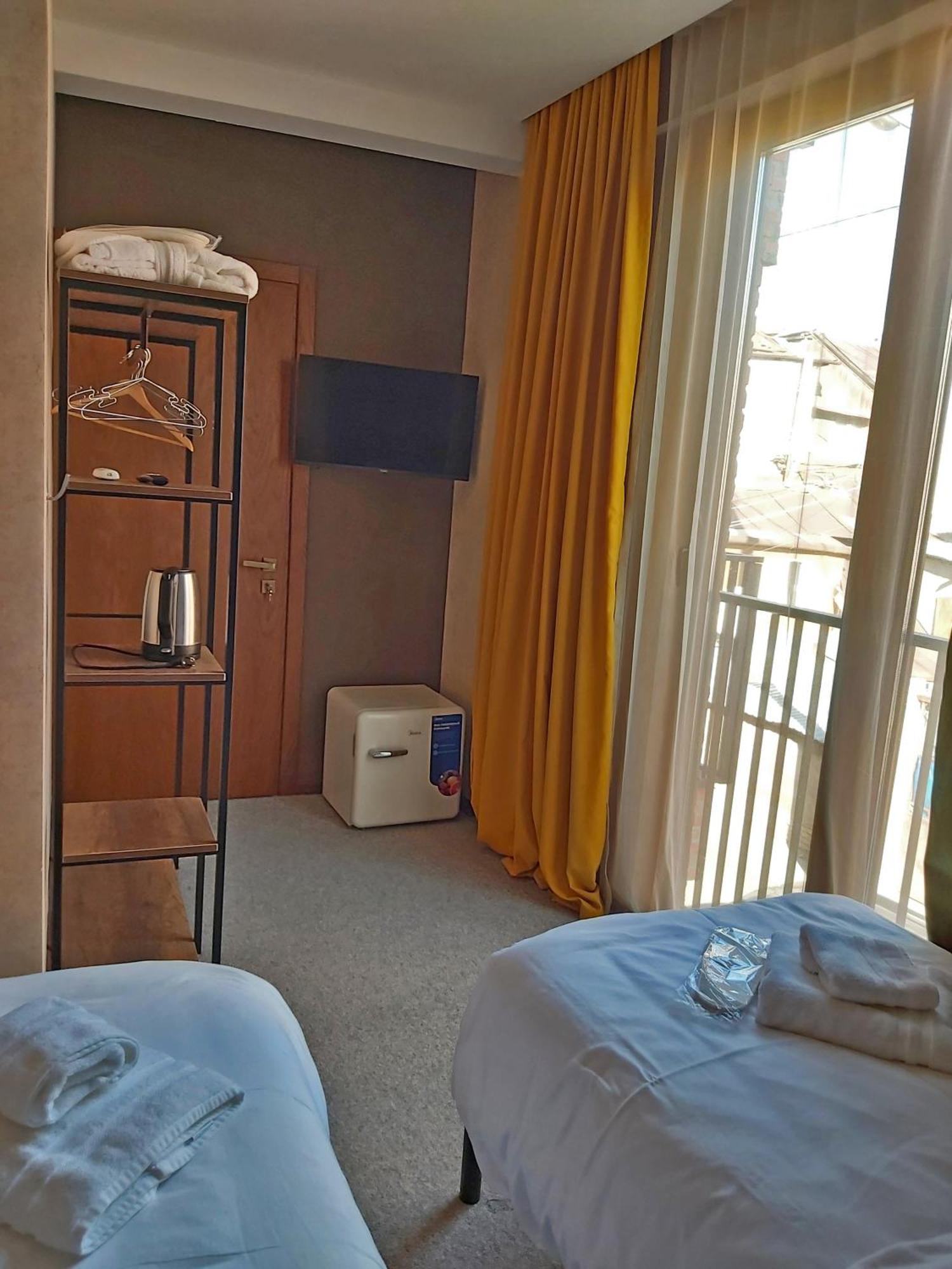 Green Inn Hotel Tbiliszi Kültér fotó